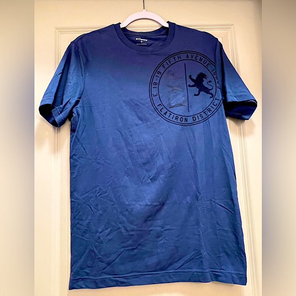 Express brand graphic tee